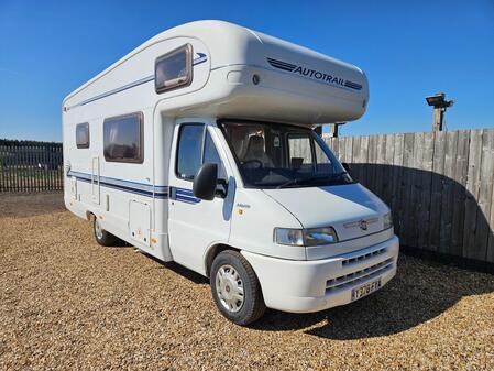AUTO-TRAIL
